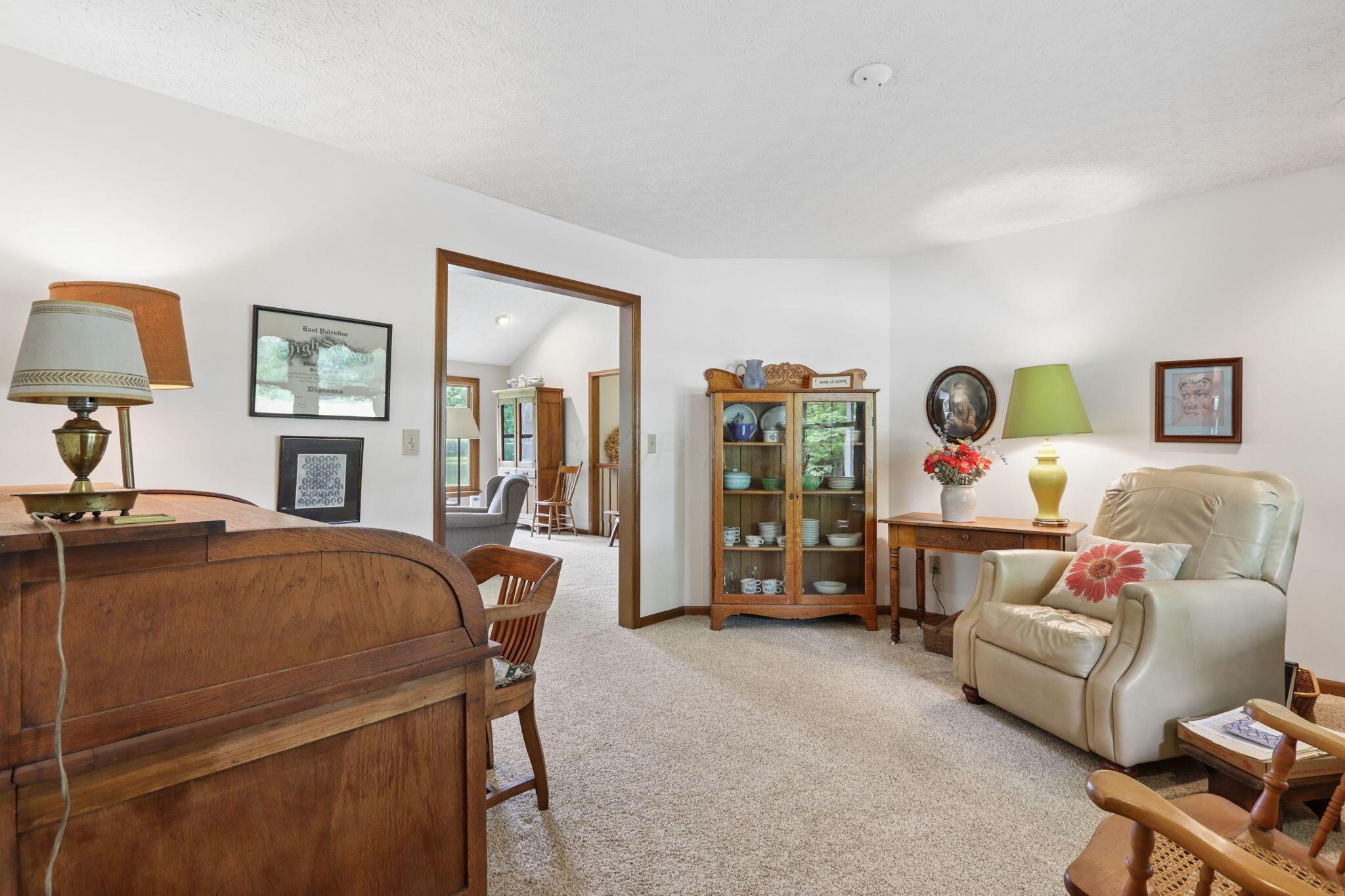 1525 Cole Road Columbus, OH 43228 - Photo 19 of 92