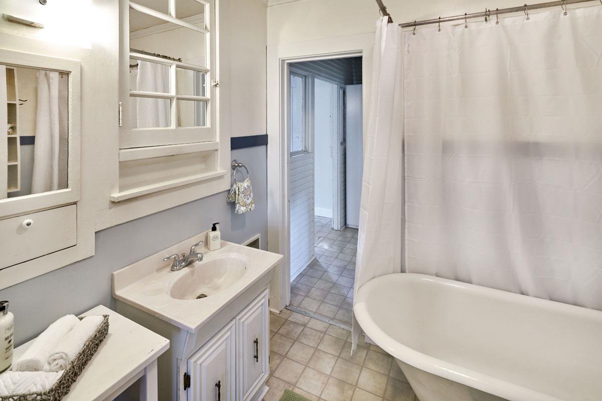 19000 Overlook Road Los Gatos, CA 95030 - Photo 22 of 25 a bathroom with a sink and a bathtub