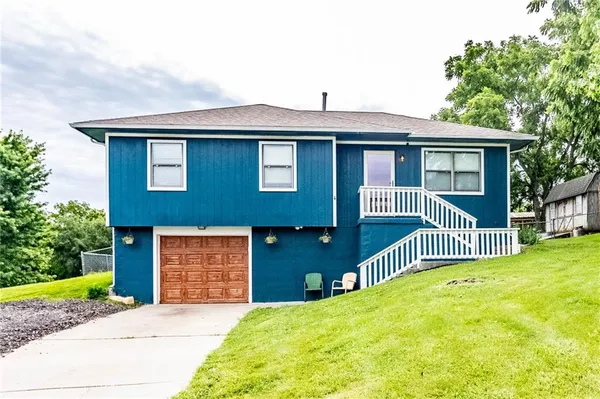 $225,000 | 81 Southwest 101st Road, Warrensburg, MO 64093