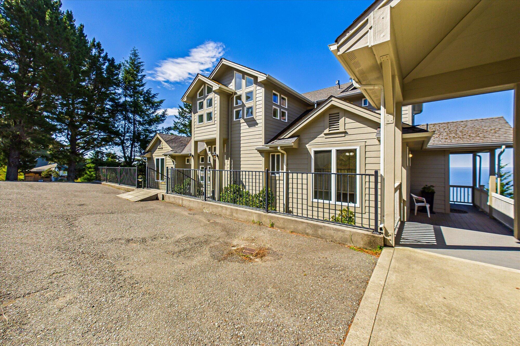 195 Parsons Road Whitethorn, CA 95589 - Photo 5 of 86