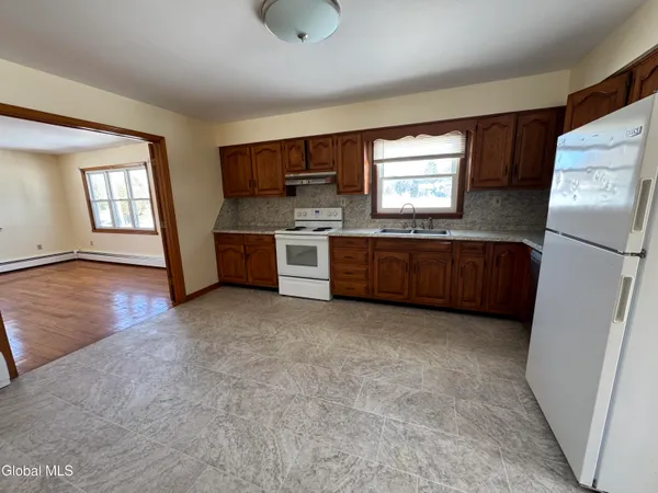 $2,000 | 60 Bloomingrove Drive, North Greenbush, NY 12180