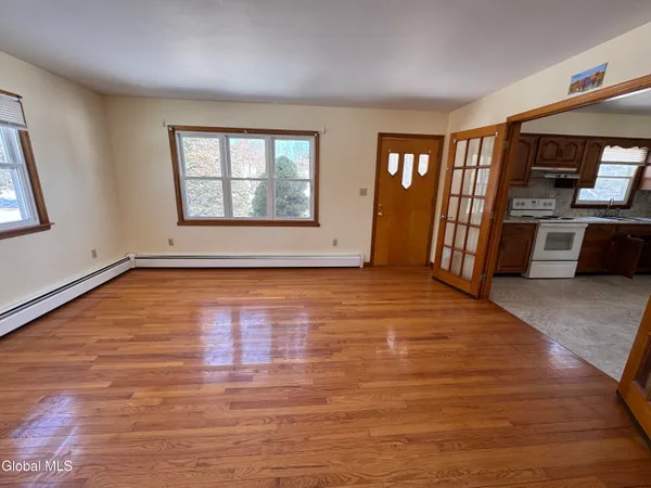 $2,000 | 60 Bloomingrove Drive, North Greenbush, NY 12180