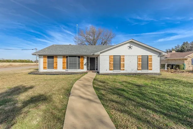 $299,900 | 2401 Farr Street, Caddo Mills, TX 75135