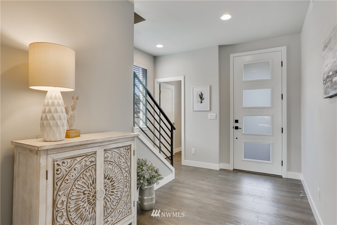 18710 Meridian Place West, Unit CC 05 Bothell, WA 98012 - Photo 2 of 23 Gallery Image 2