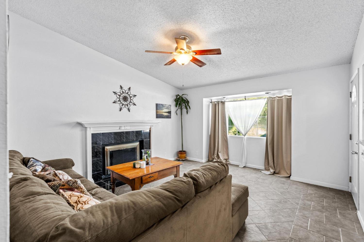 2373 Wolf Street Merced, CA 95348 - Photo 6 of 22