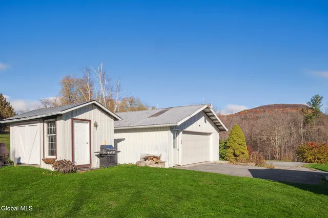 $279,900 | 197 School House Road, Schoharie, NY 12157