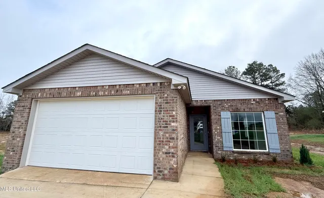 $239,900 | 1010 Shiloh Lane, Crystal Springs, MS 39059