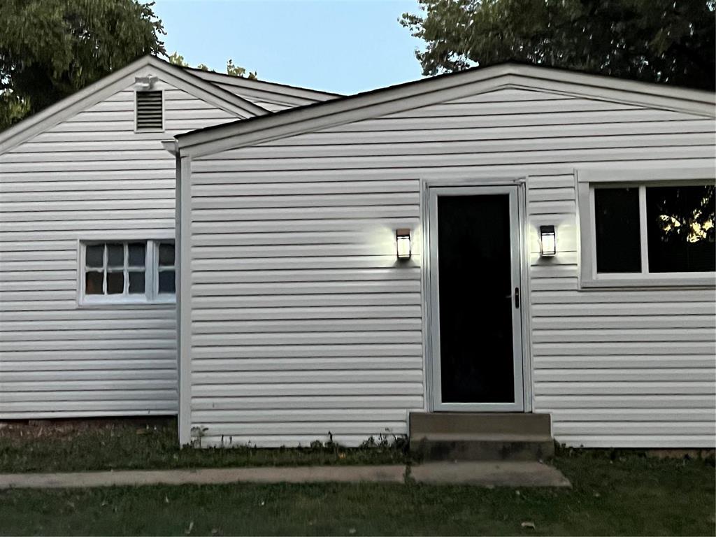 9731 Bellefontaine Road St. Louis, MO 63137 - Photo 3 of 12