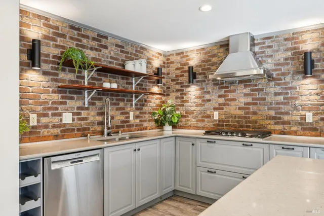 $1,049,000 | 3 Chapparal Court, Novato, CA 94949