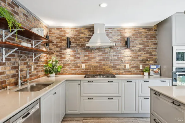 $1,049,000 | 3 Chapparal Court, Novato, CA 94949