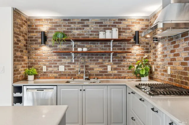 $1,049,000 | 3 Chapparal Court, Novato, CA 94949