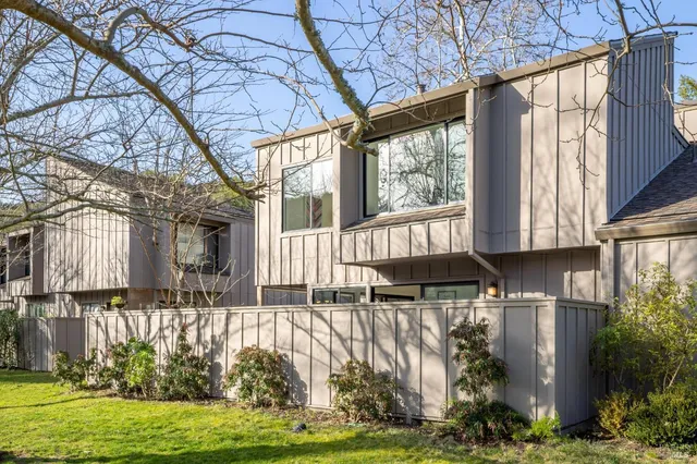 $1,049,000 | 3 Chapparal Court, Novato, CA 94949