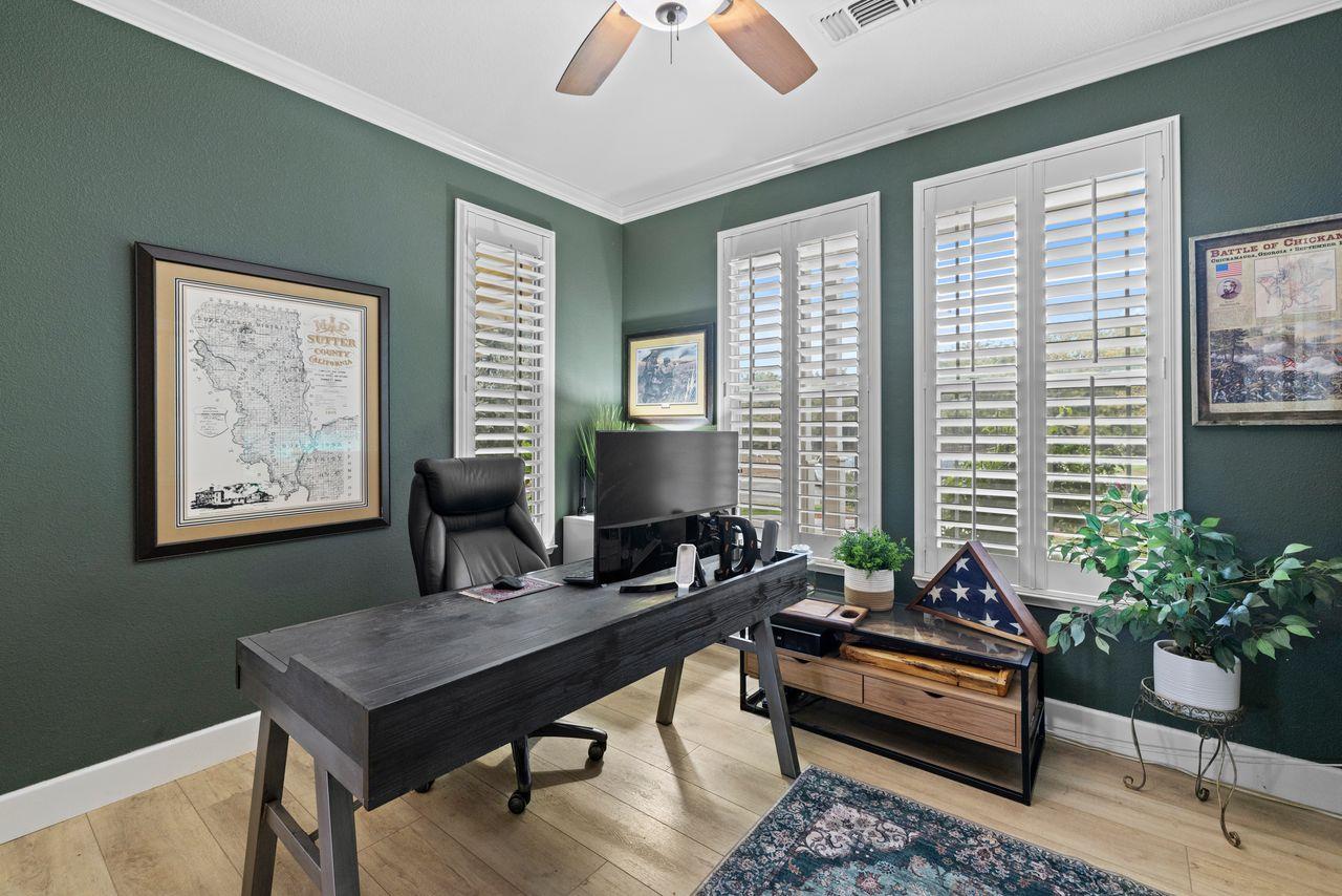 3302 Bear River Drive Rio Oso, CA 95674 - Photo 14 of 50 a living room with furniture and a potted plant