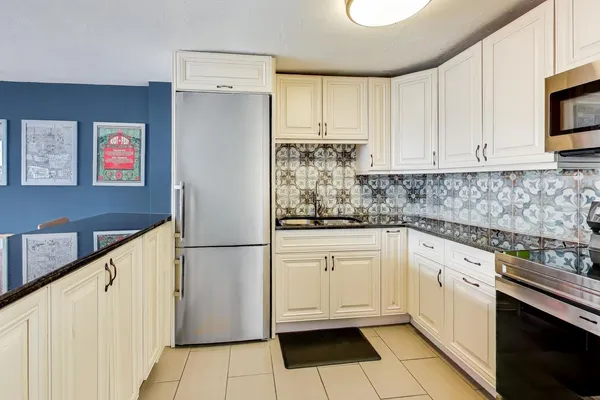 $155,000 | 5740 North Sheridan Road, Unit 12E, Chicago, IL 60660