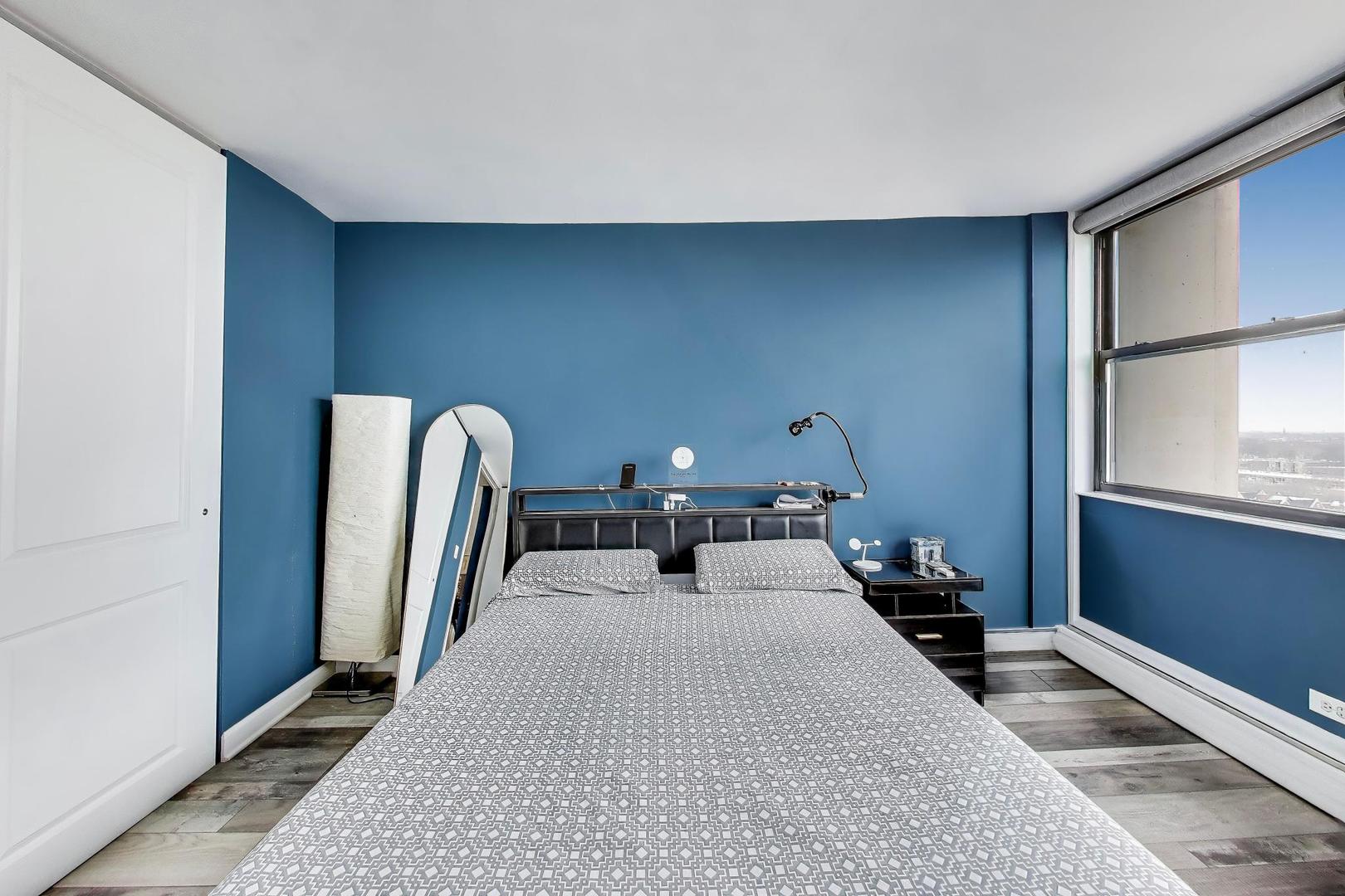 5740 North Sheridan Road, Unit 12E Chicago, IL 60660 - Photo 17 of 22