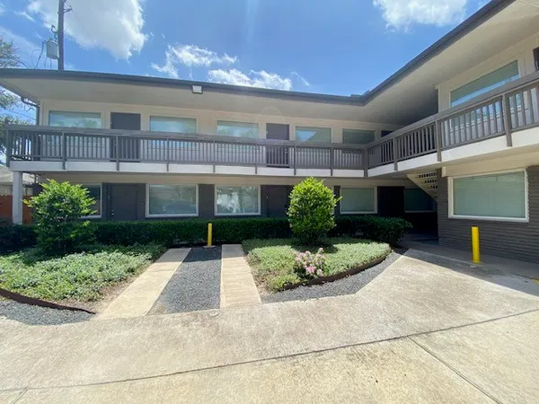 $1,250 | 4701 Bell Street, Unit 10, Houston, TX 77023