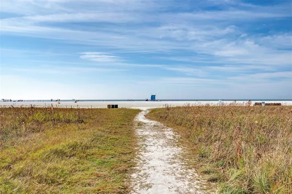 $8,000 | 5640 Cape Leyte Drive, Sarasota, FL 34242