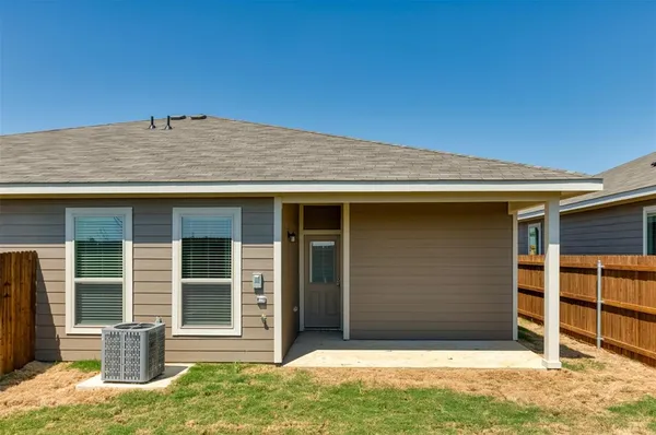 $1,850 | 660 Harvest Moon Drive, Venus, TX 76084