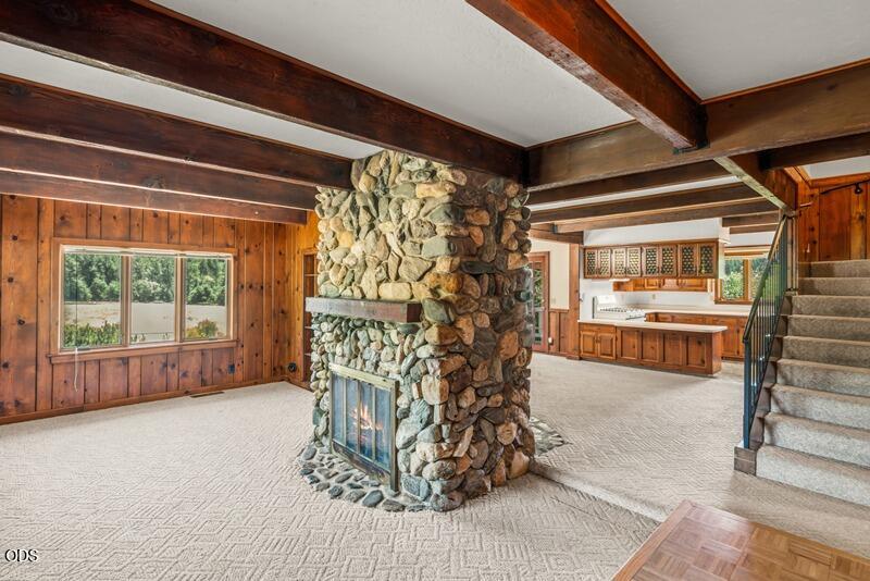 12974 East Evans Creek Road Rogue River, OR 97537 - Photo 4 of 29