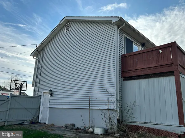 a view of backyard of house