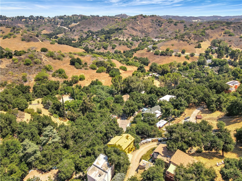 22011 Callado Way Topanga, CA 90290 - Photo 45 of 49