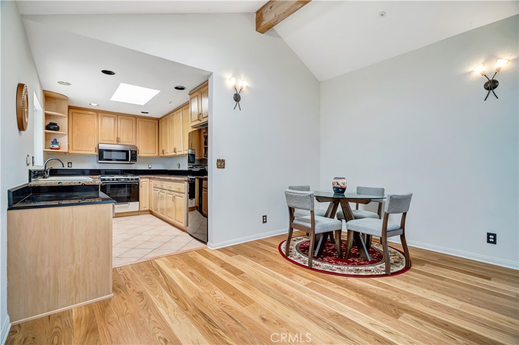 22011 Callado Way Topanga, CA 90290 - Photo 8 of 49