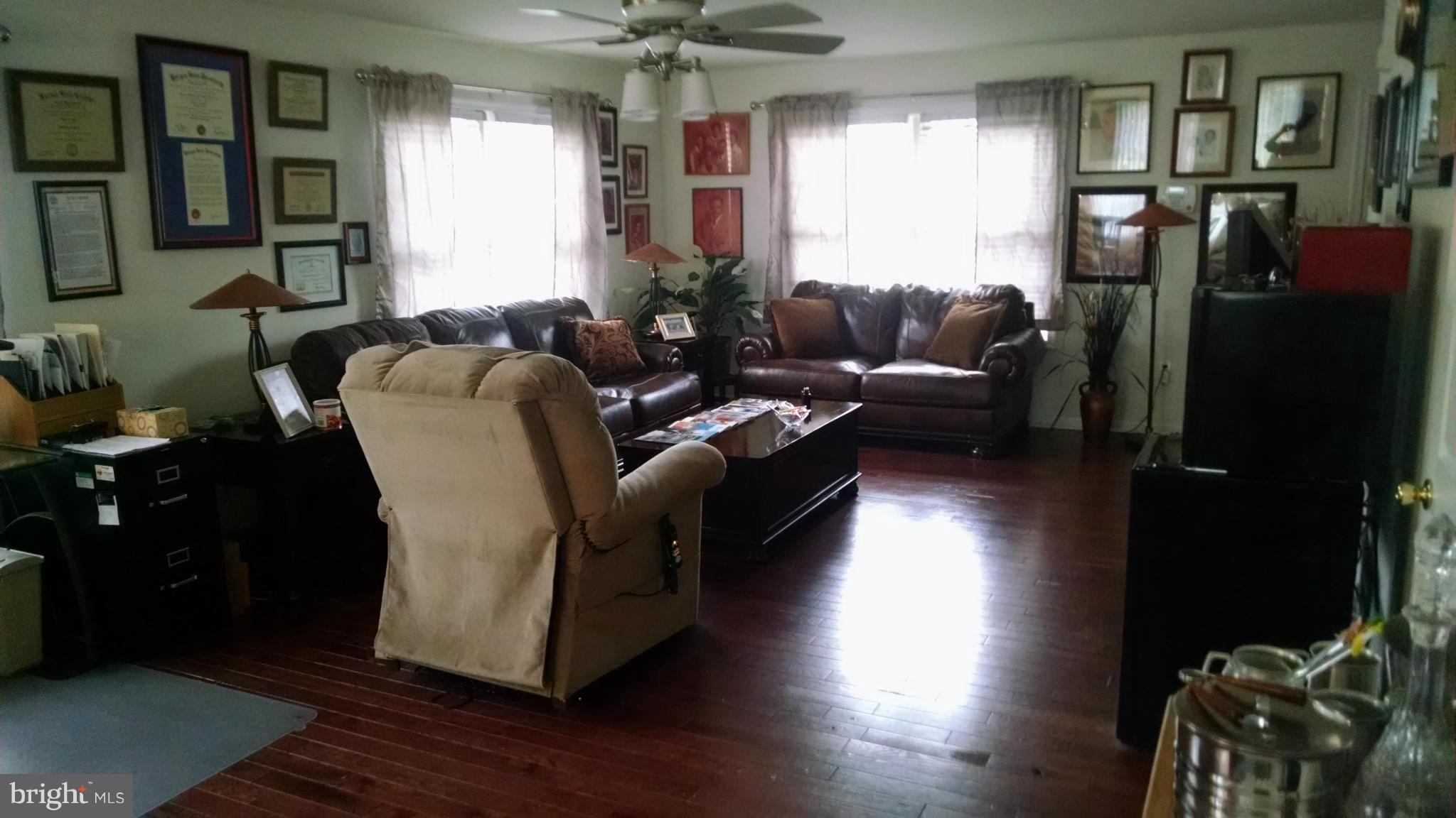 115 Ridgeview Court Centreville, MD 21617 - Photo 3 of 17 Living Room