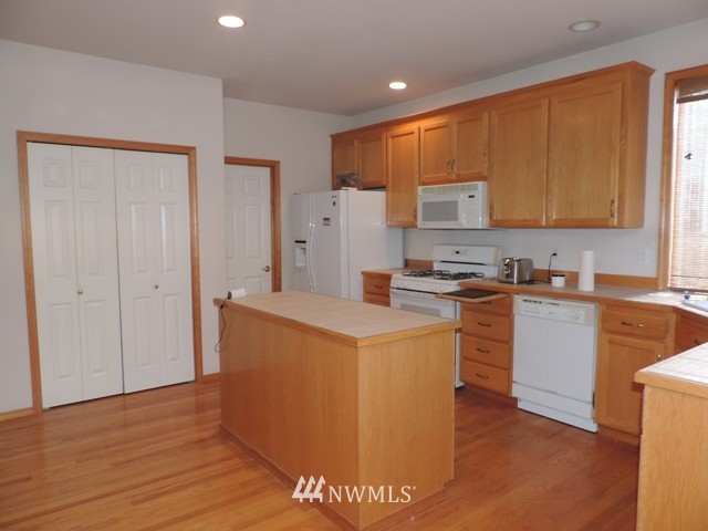 925 183rd Place Southeast Bothell, WA 98012 - Photo 7 of 16