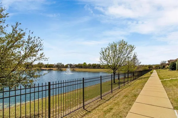 $379,950 | 3075 Willow Grove Boulevard, Unit 1504, McKinney, TX 75070