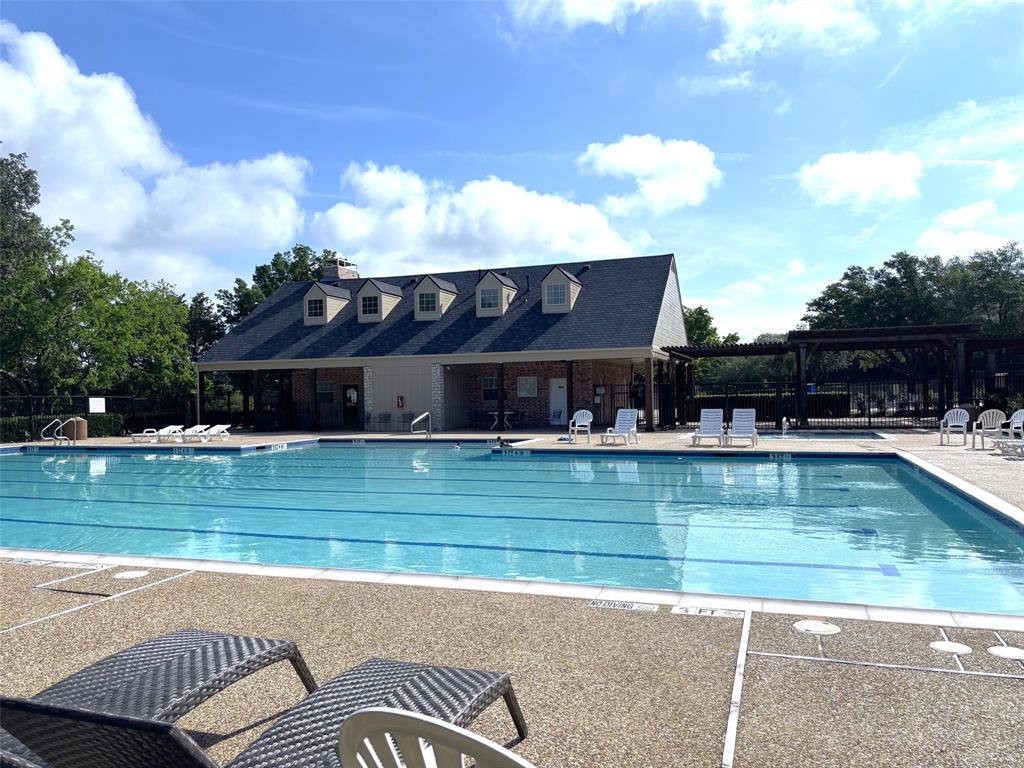 918 Midnight Pass Rockwall, TX 75087 - Photo 28 of 32 Pool & Clubhouse