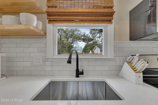 $2,000 | 111 Northeast 19th Street, Unit D, Oak Island, NC 28465