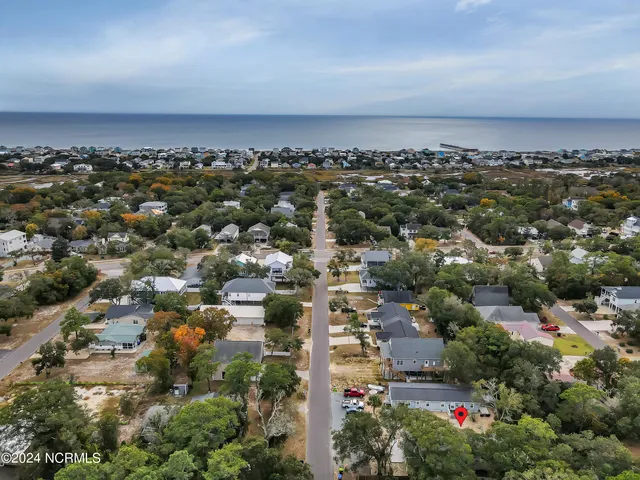 $2,000 | 111 Northeast 19th Street, Unit D, Oak Island, NC 28465