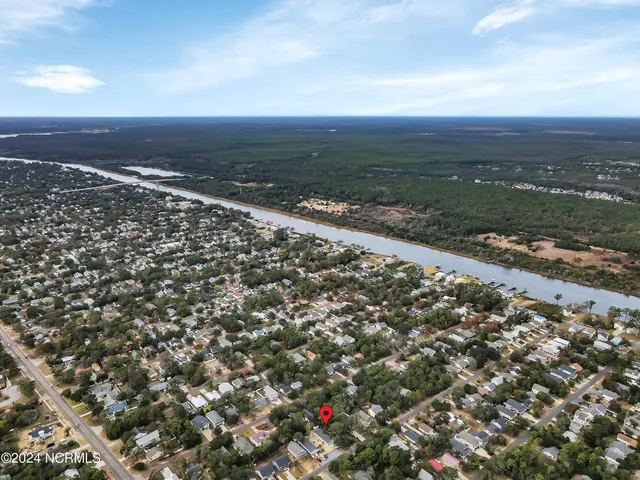 $2,000 | 111 Northeast 19th Street, Unit D, Oak Island, NC 28465