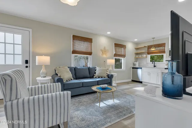 $2,000 | 111 Northeast 19th Street, Unit D, Oak Island, NC 28465