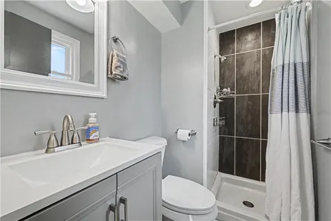 $249,900 | 9810 Hardesty Avenue, Kansas City, MO 64137