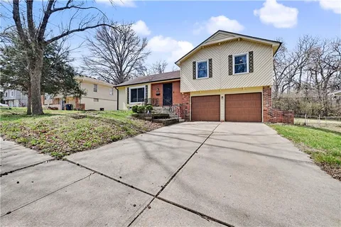 $249,900 | 9810 Hardesty Avenue, Kansas City, MO 64137