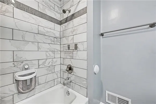 $255,000 | 9810 Hardesty Avenue, Kansas City, MO 64137