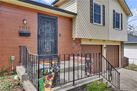 $249,900 | 9810 Hardesty Avenue, Kansas City, MO 64137