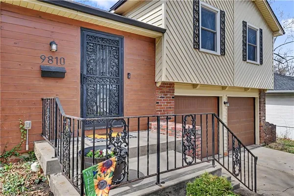 $255,000 | 9810 Hardesty Avenue, Kansas City, MO 64137