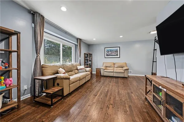 $255,000 | 9810 Hardesty Avenue, Kansas City, MO 64137