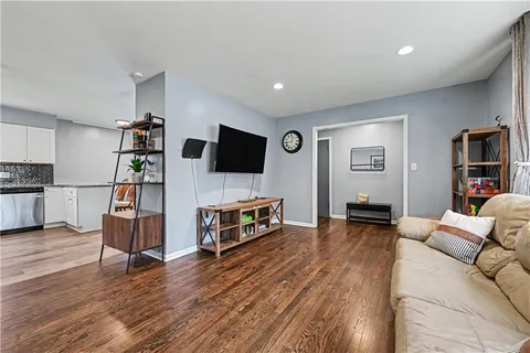 $249,900 | 9810 Hardesty Avenue, Kansas City, MO 64137