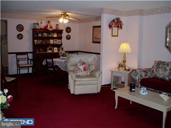 4236 Greenmount Road Philadelphia, PA 19154 - Photo 6 of 12 Living Room