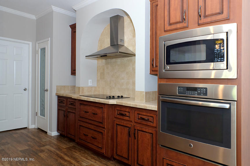 2546 Rabbit Court Middleburg, FL 32068 - Photo 14 of 42 Granite with Tile Backsplash