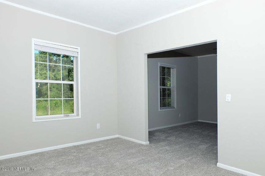 2546 Rabbit Court Middleburg, FL 32068 - Photo 18 of 42 Master Sitting Room