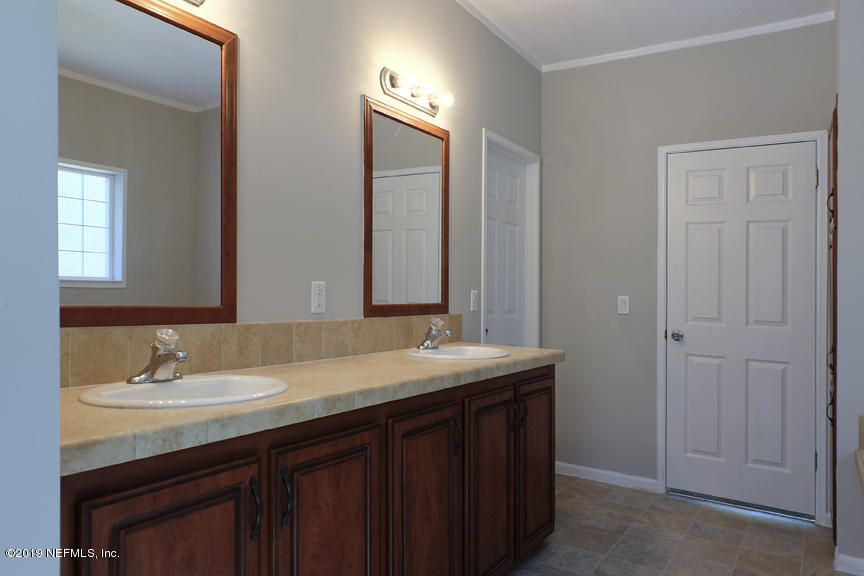 2546 Rabbit Court Middleburg, FL 32068 - Photo 24 of 42 Dual Sinks