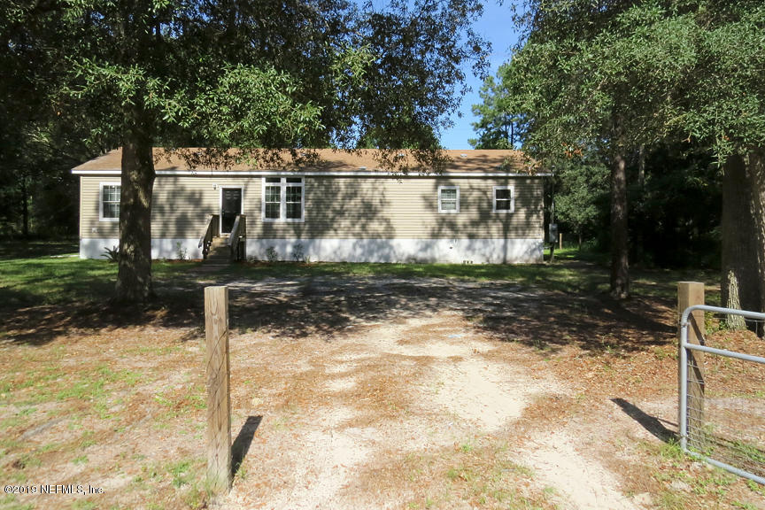 2546 Rabbit Court Middleburg, FL 32068 - Photo 3 of 42 003