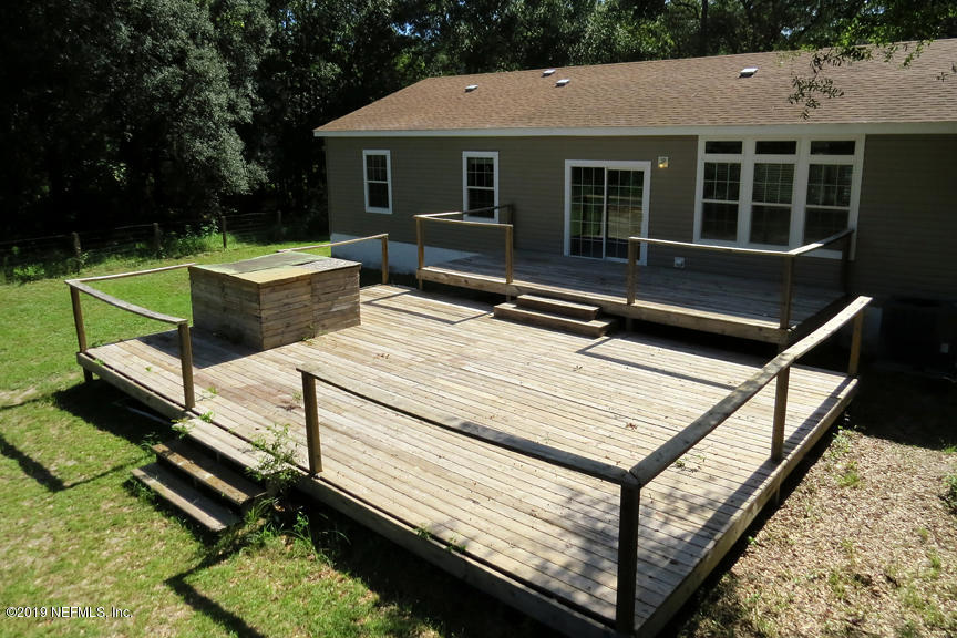 2546 Rabbit Court Middleburg, FL 32068 - Photo 38 of 42 Huge Deck
