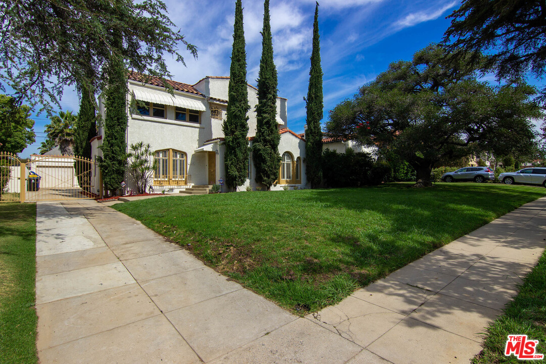 2139 Wellington Road Los Angeles, CA 90016 - Photo 1 of 44 Gallery Image 1