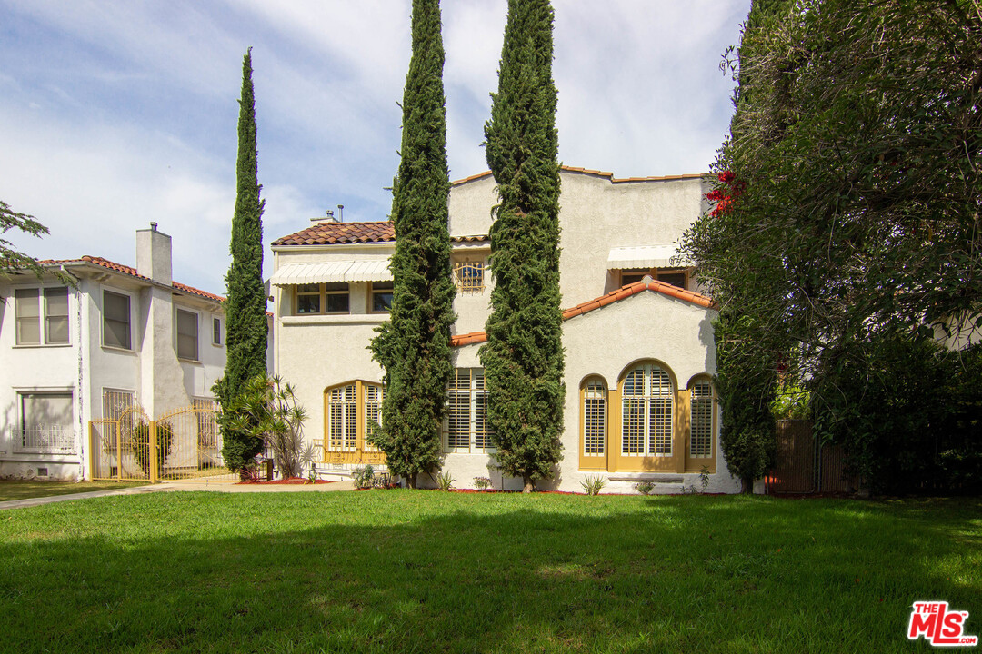2139 Wellington Road Los Angeles, CA 90016 - Photo 2 of 44 Gallery Image 2