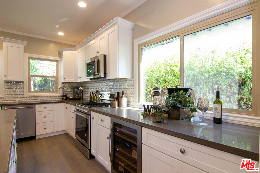 2139 Wellington Road Los Angeles, CA 90016 - Photo 12 of 44 Gallery Image 12